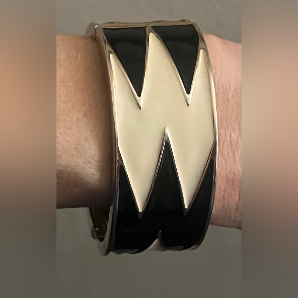 Vintage Geometric Clamper Bracelet Black Cream Enamel Sawtooth Chevron Cuff by